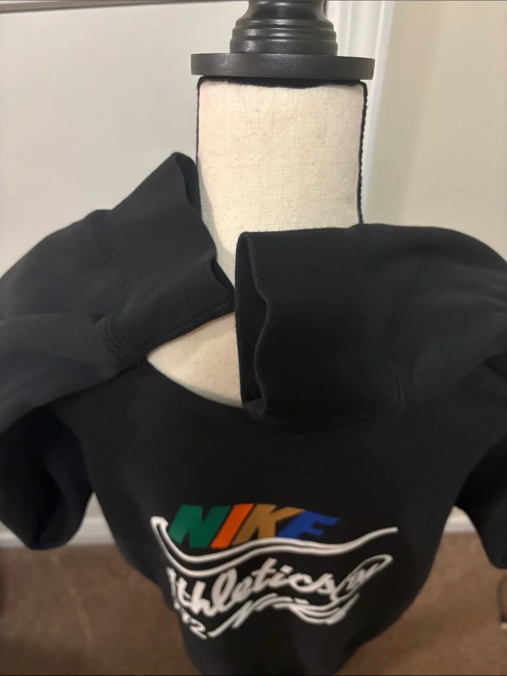 Nike Black Crewneck Sweatshirt with Multicolor Logo size Large